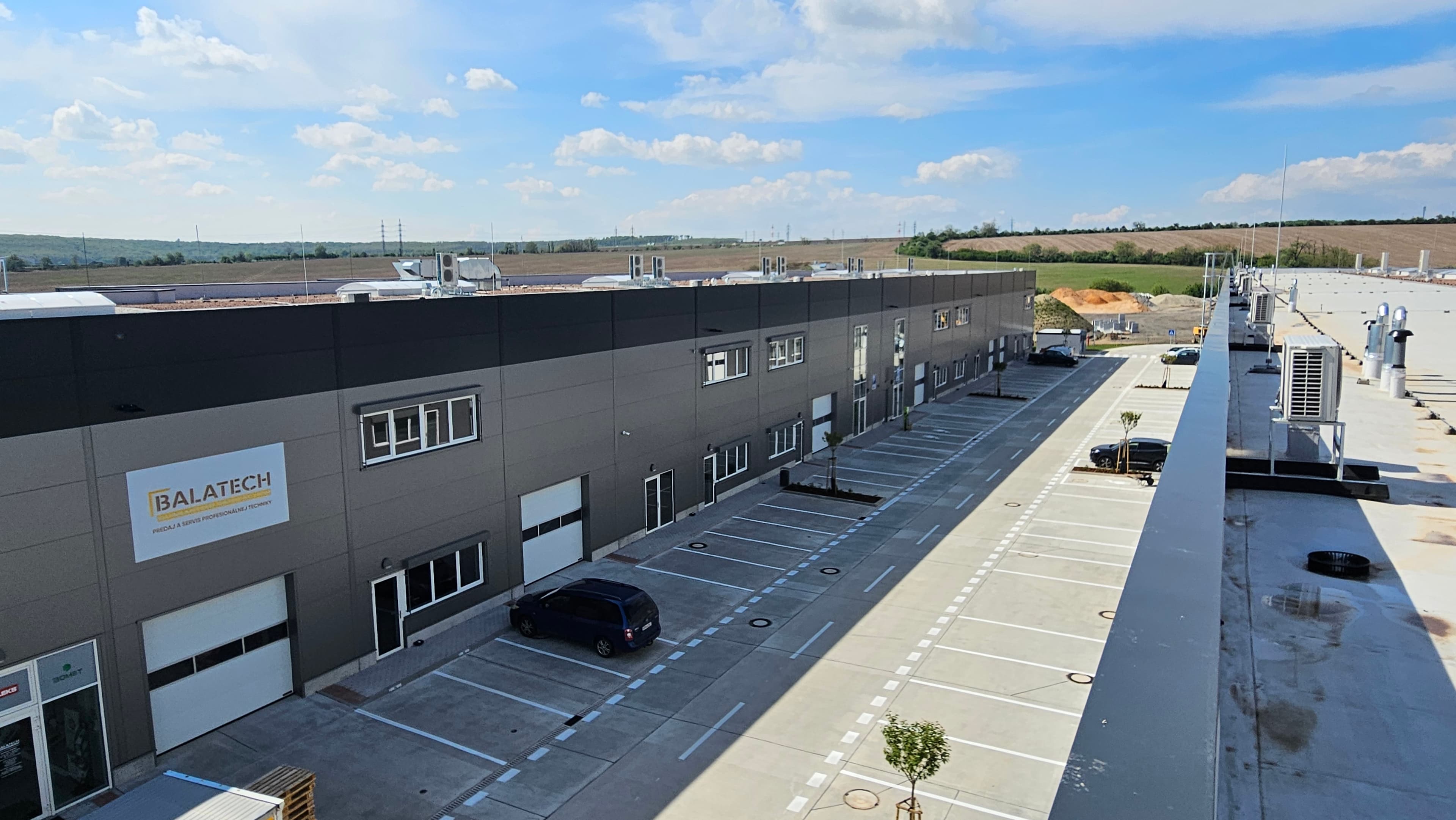 Modern wholesale halls for lease in Nitra