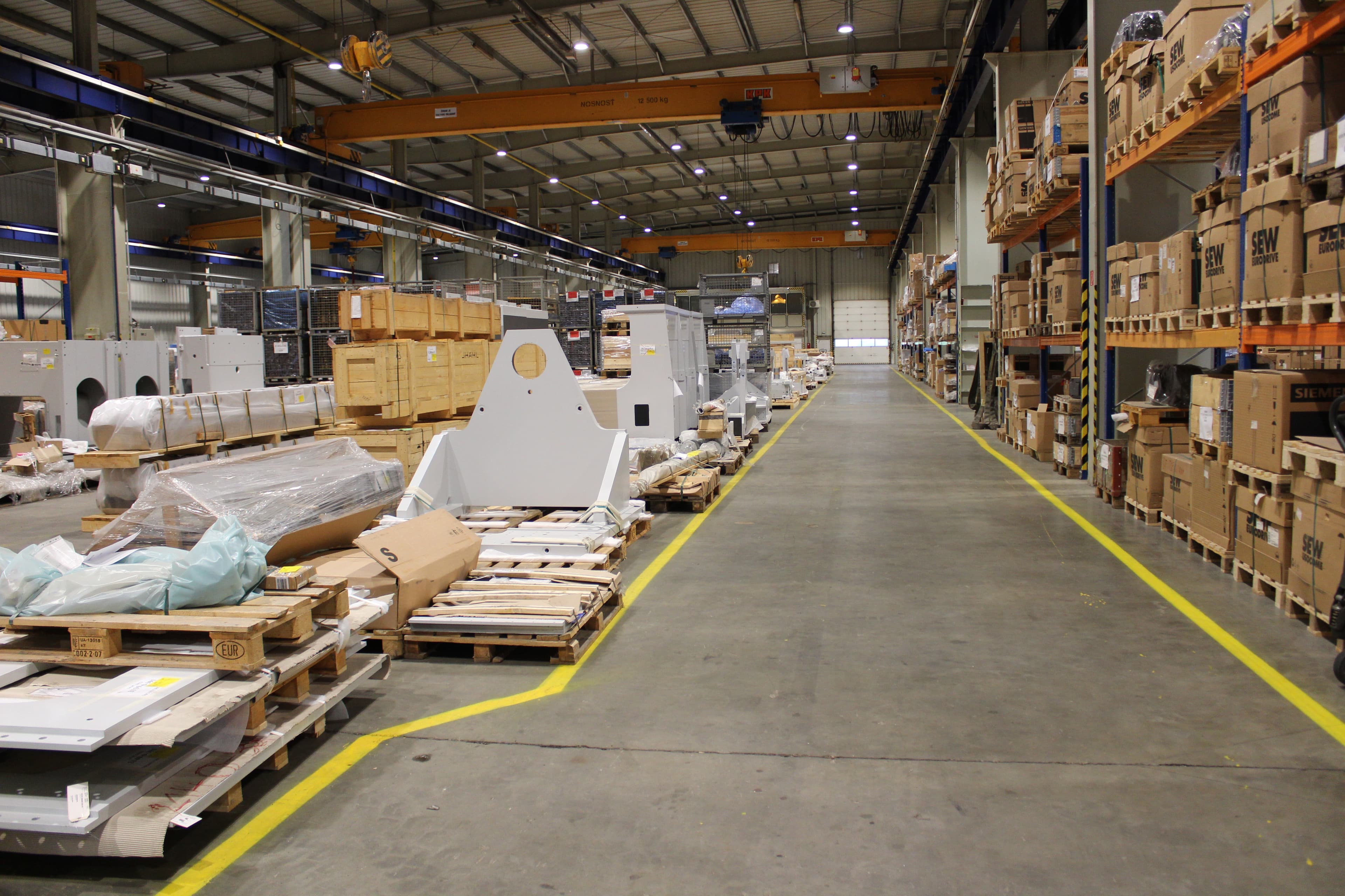 Warehouse with services for lease, storage of pallets - Topoľčany