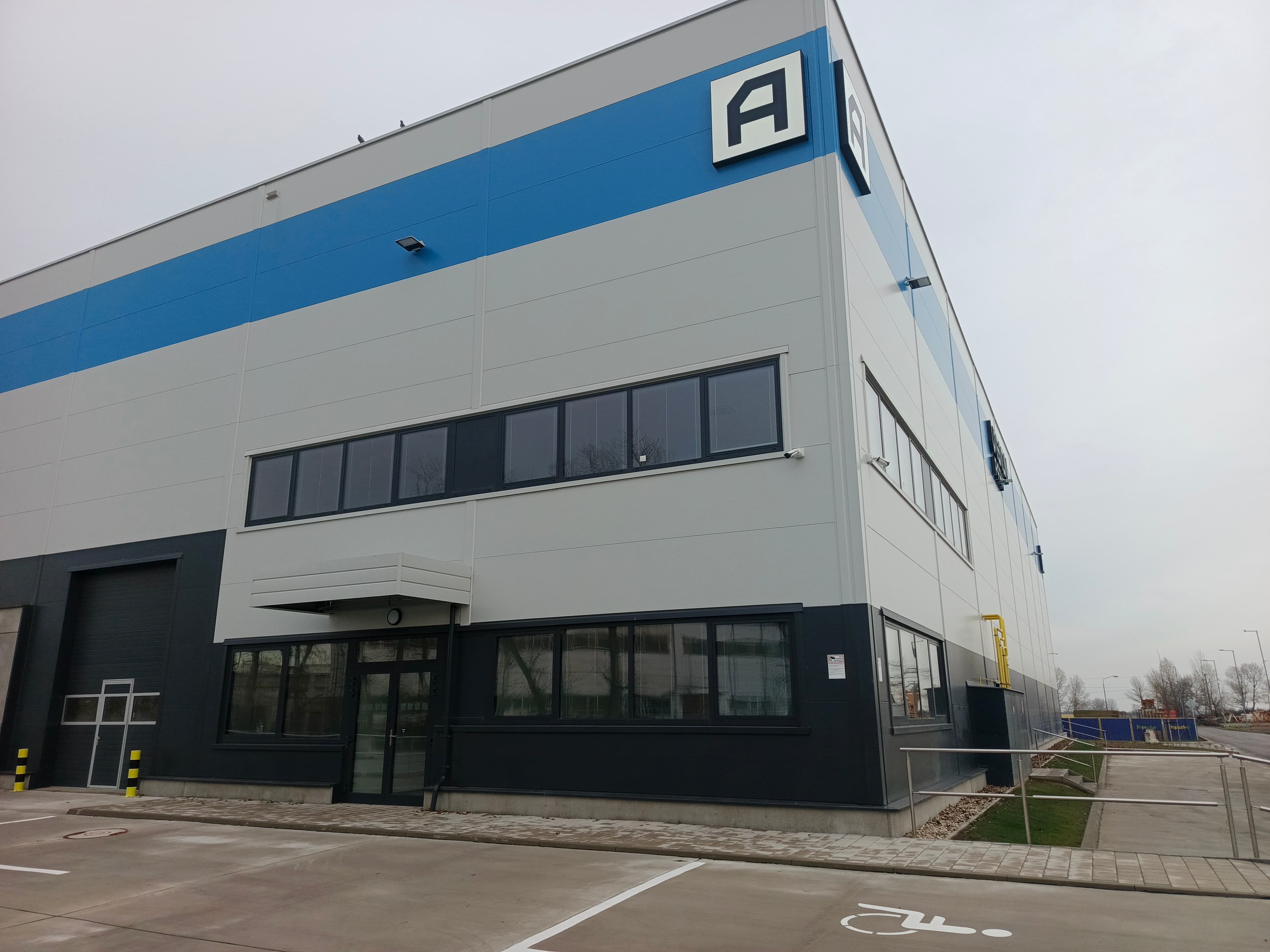 Moderné logistické priestory na prenájom - Senec