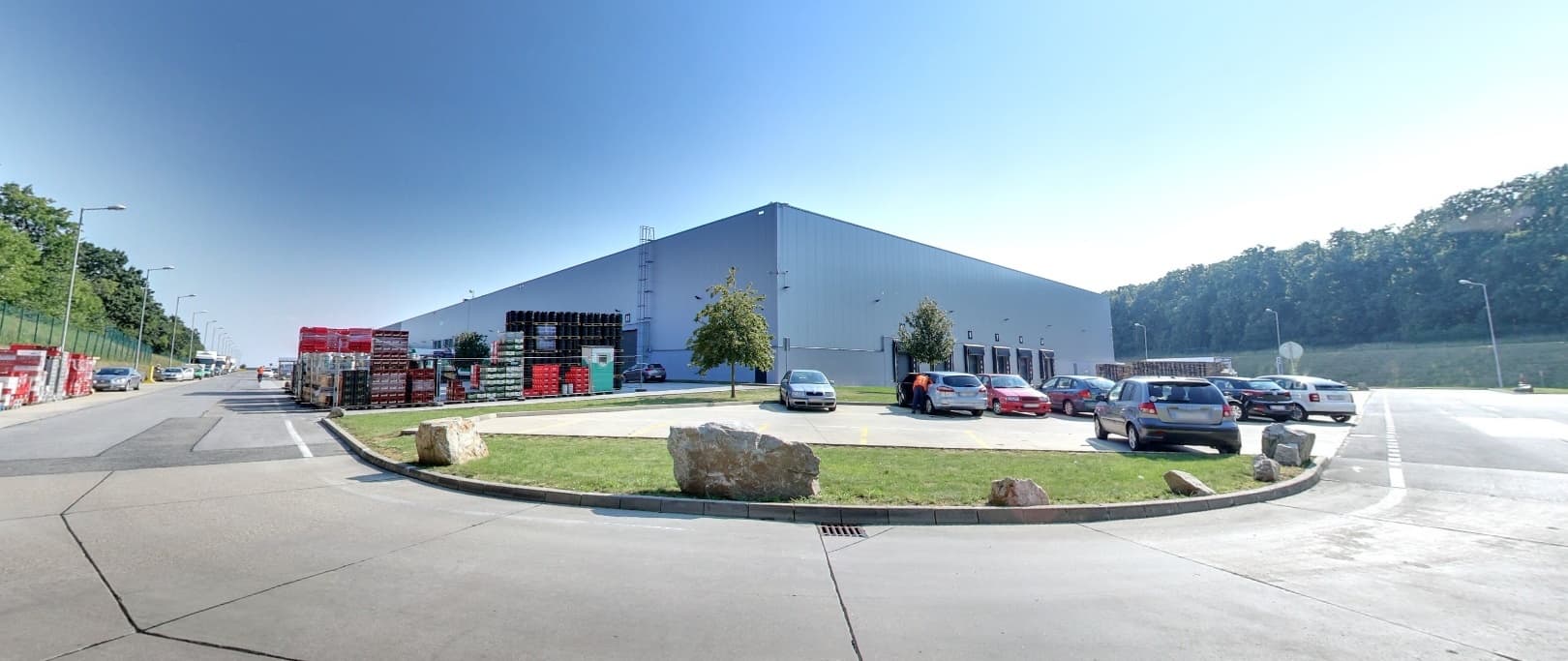 Prenájom skladu so službami- Senec